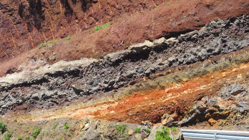(104) Colourful strata.JPG